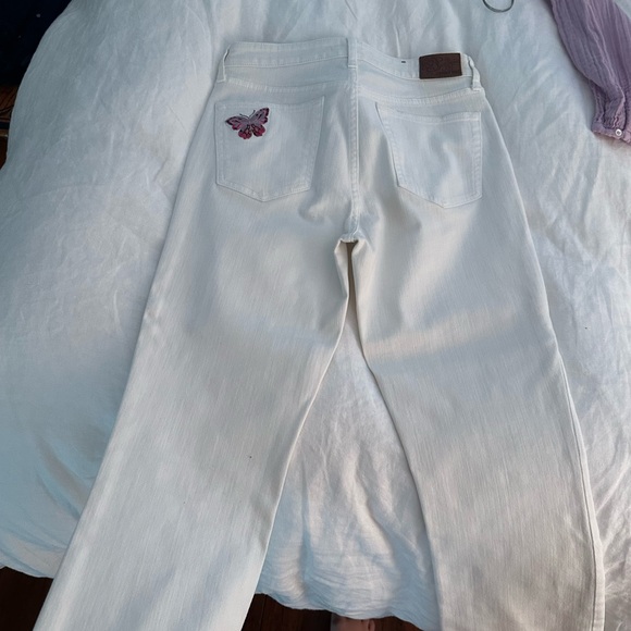 Johnny was butterfly white jeans - Picture 2 of 3